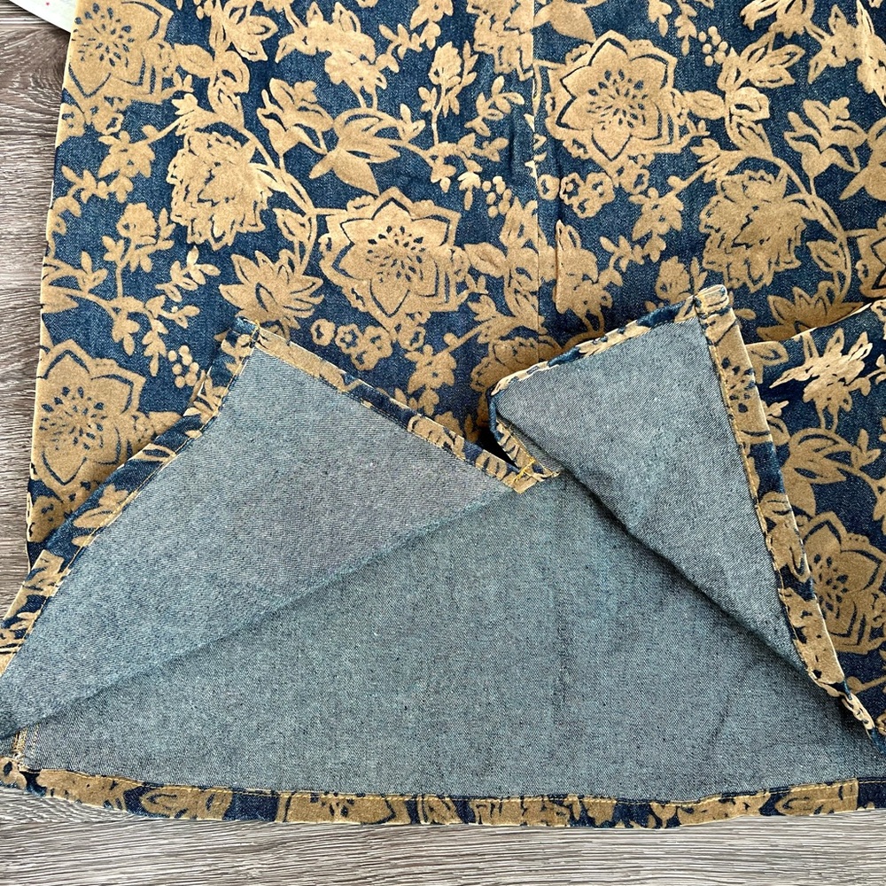 Vintage BILL BLASS JEANS Blue Denim Knee Length Skirt Tan Floral Appliqué 14 NWT - Picture 14 of 16